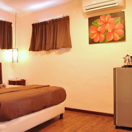 Bemo Corner Guest House Kuta Lombok Chambre photo