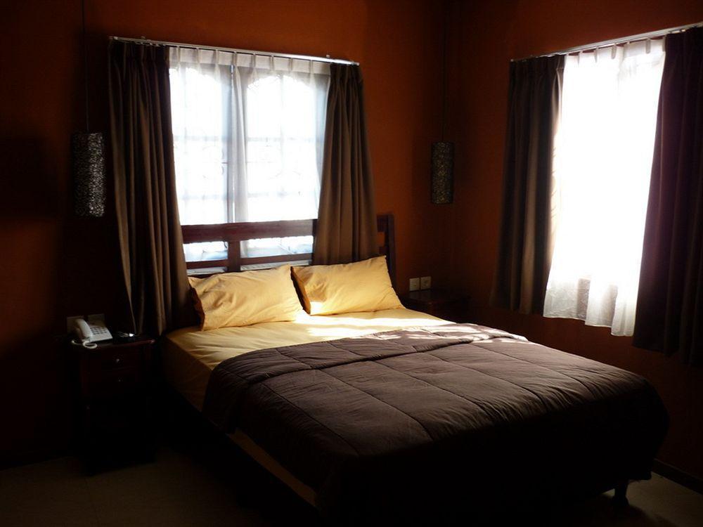 Bemo Corner Guest House Kuta Lombok Extérieur photo